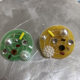 見てるだけで楽しくなれる、元気をくれるイヤリング