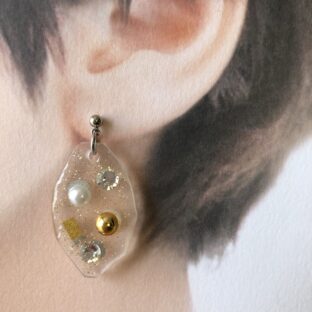 透明感のあるピアス